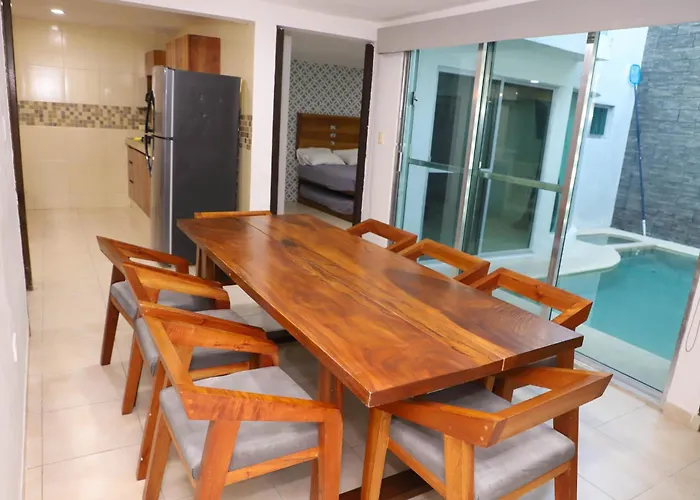 Casa Con Alberca En El Centro De Puerto Progreso